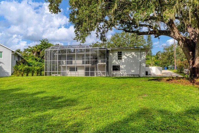 Building Photo - 2460 Whippoorwill Cir