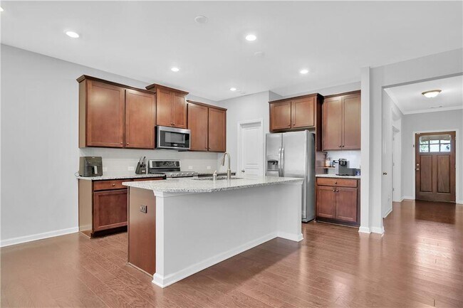 Building Photo - 2375 Woodmarsh Cir
