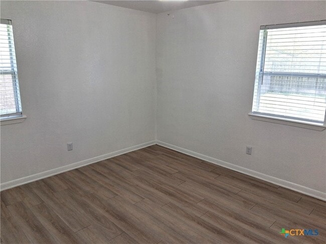 Building Photo - 418 Cottonwood Dr