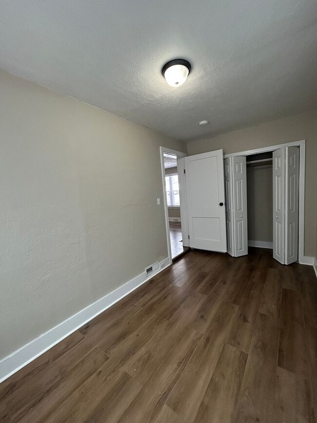 Building Photo - Updated 3-Bedroom, 1-Bathroom Home – $1,395/Month | 1,092 Sq. Ft. | Accepting Section 8