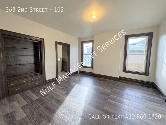 Building Photo - Eligible for Section 8: 3 Bed, 1 Bath Apar...