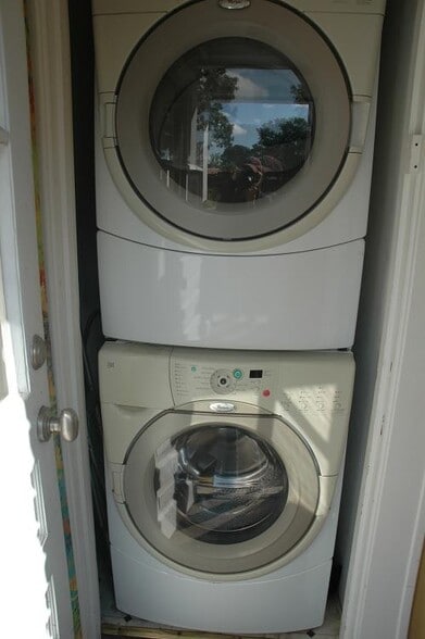 Building Photo - 201 14th Ave N