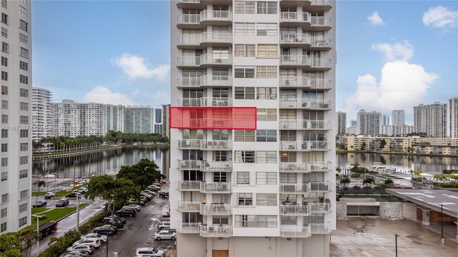 Building Photo - 18051 Biscayne Blvd