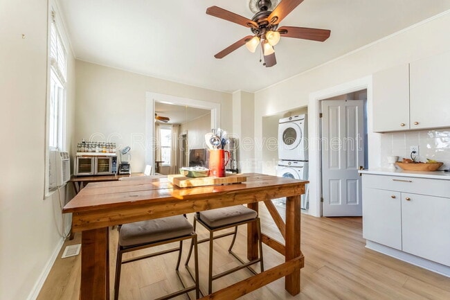 Building Photo - 3309 N Leavitt St