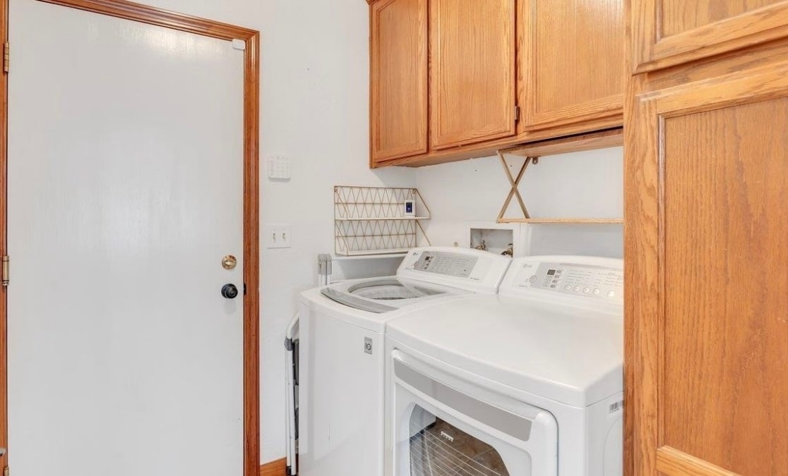 Building Photo - 22689 Cedar Pines Ave