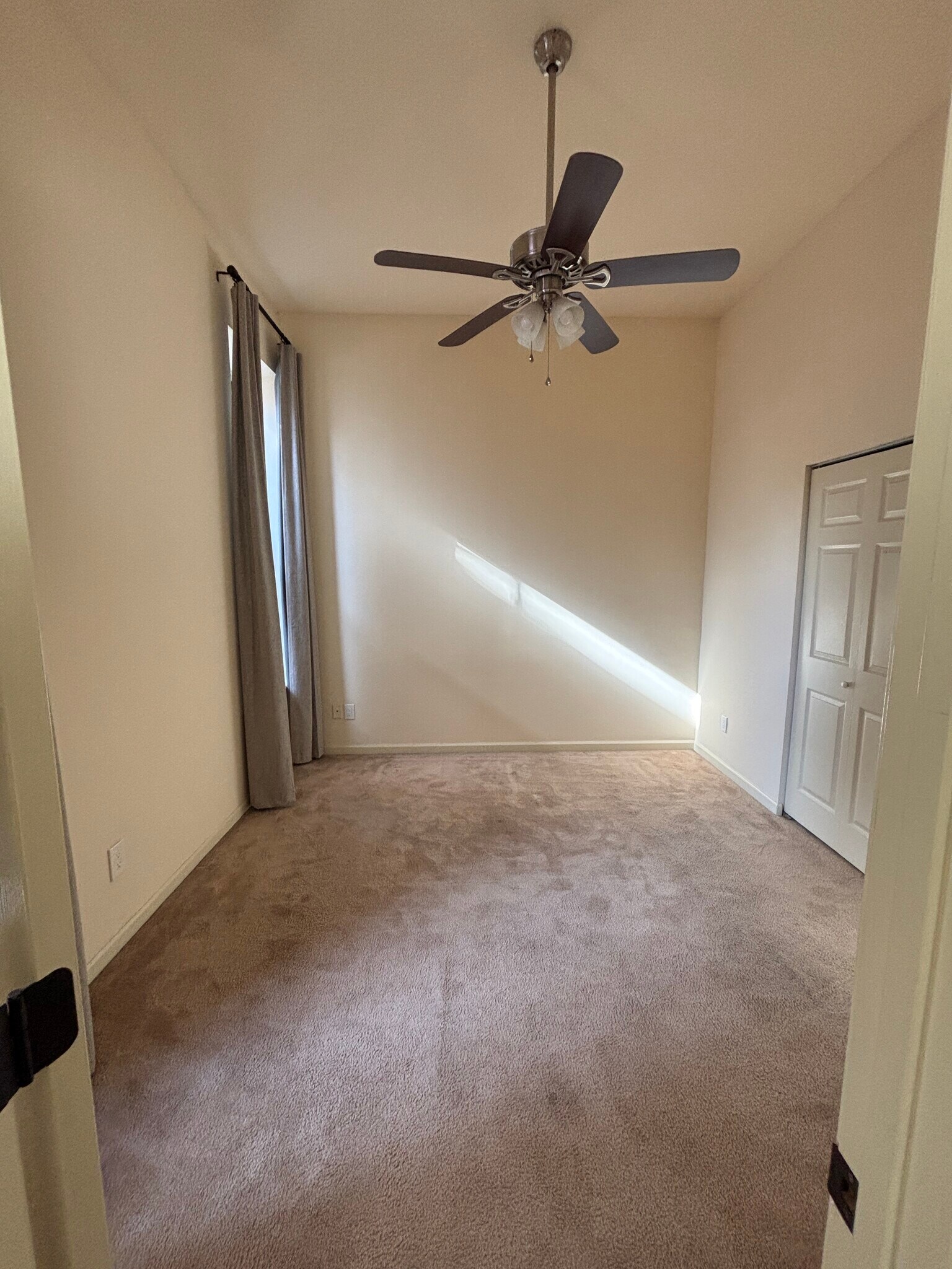 Bedroom with 10.5' Ceilings - 2325 S 10th St