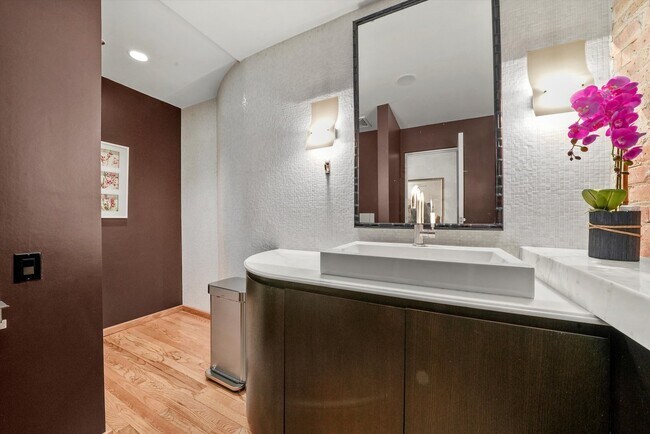 Building Photo - 1327 W Washington Blvd