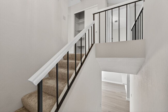 Building Photo - Newly Renovated 3/2.5 bath End-Unit Townhome with Vaulted Ceilings – Minutes to I-680 & Downtown!