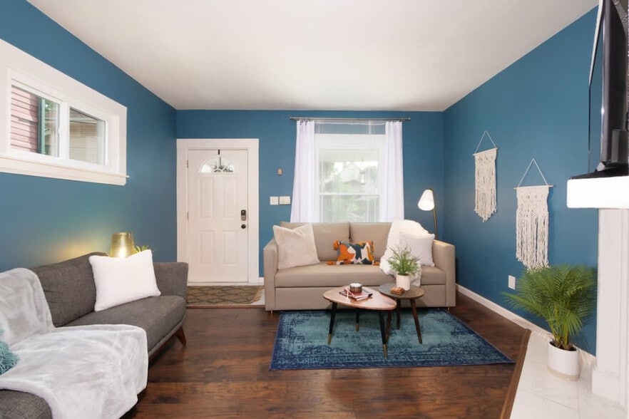 Building Photo - 2156 W 34th Pl