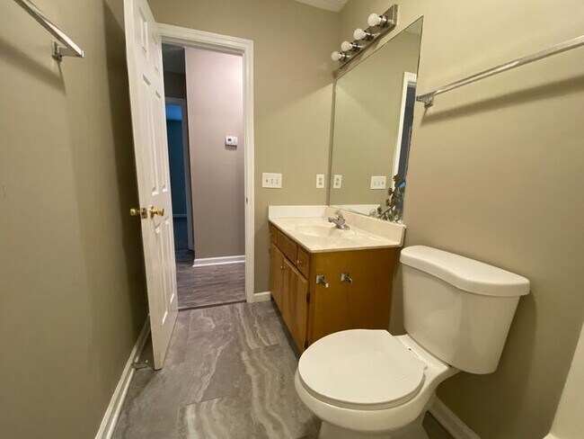 Building Photo - Beautiful Renovated House in North Nashville - Fenced in Yard!