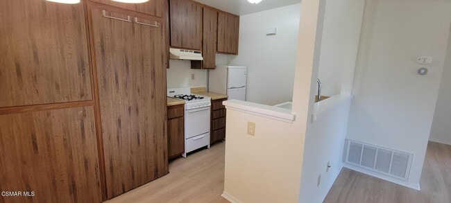 Building Photo - 4553 Alamo St