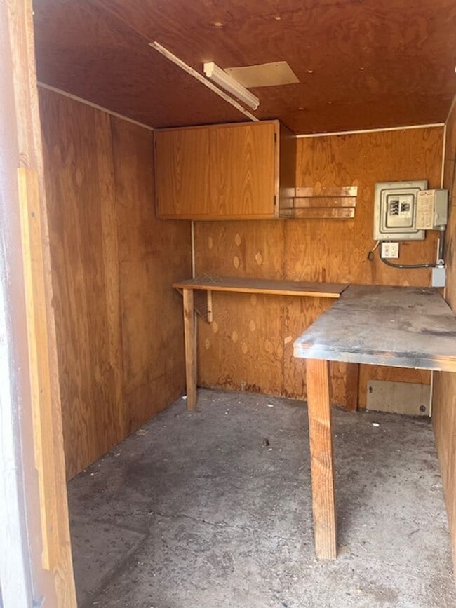 Building Photo - ***3 BEDROOM/2 BATHROOM IN DEWEY***