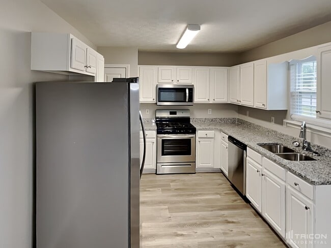 Building Photo - 701 St Charles Ave