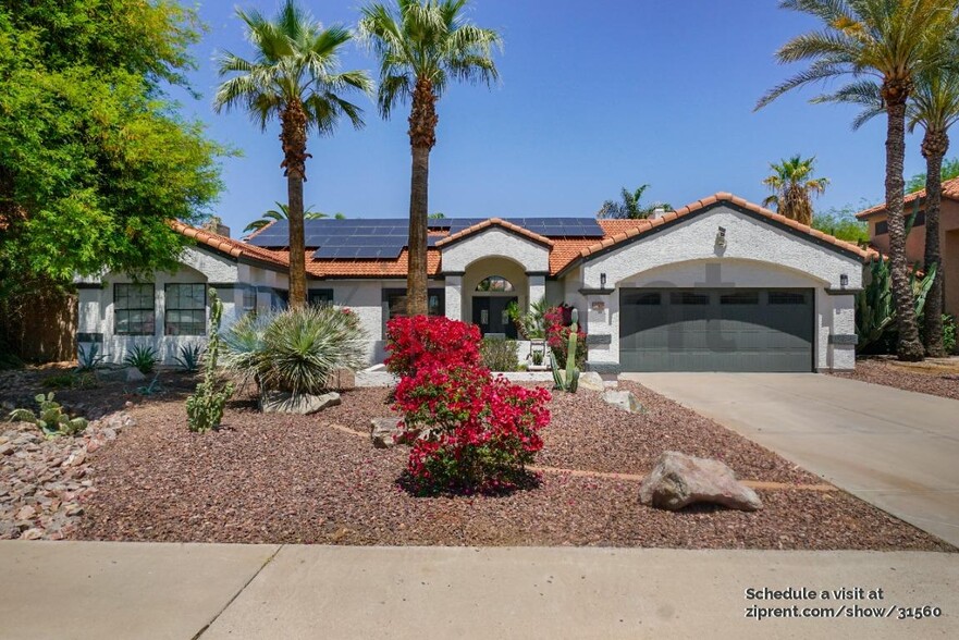 Primary Photo - 5636 E Paradise Ln