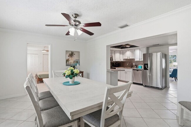 Building Photo - 27526 Los Amigos Ln