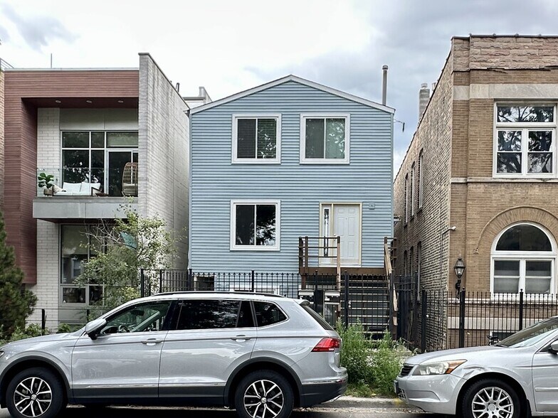 Primary Photo - 1827 N Marshfield Ave