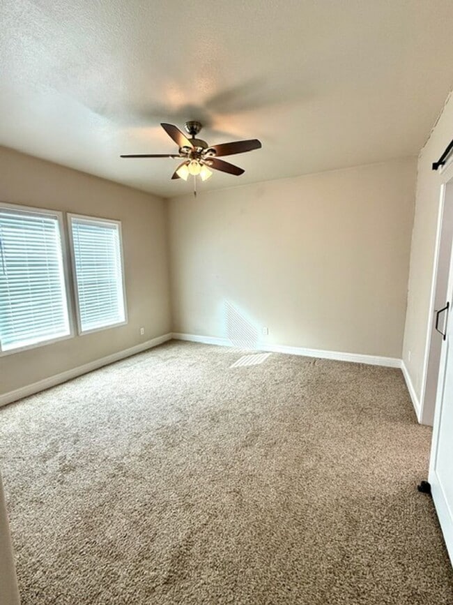 Building Photo - 3 Bedroom 2 Bath Home Available Soon!