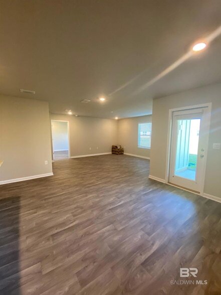 Building Photo - 270 Preston Wy