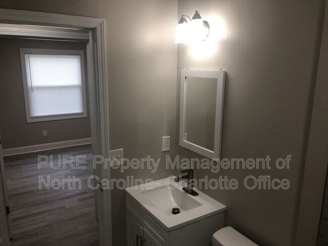 Building Photo - 805 Haywood St