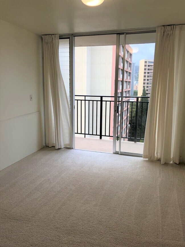 Building Photo - Kapiolani Towers - 2 Bedroom 1 Bath 1 Park...