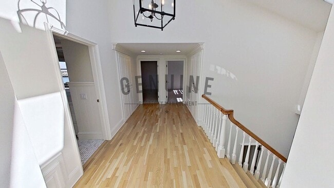 Building Photo - Beautiful Two-Level 5Bd 3.5Ba Home in Newport Beach