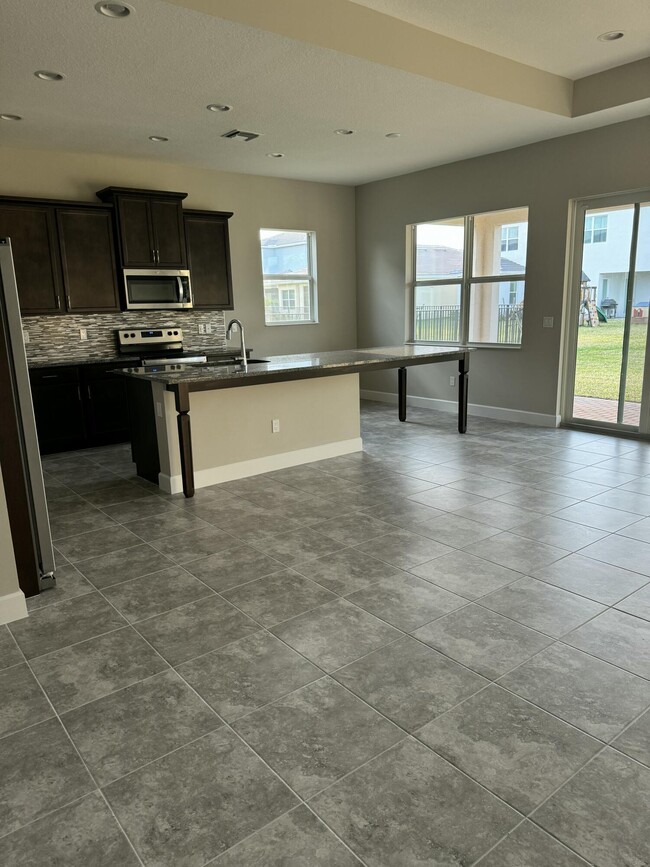 Building Photo - 15145 Goldspar Ct