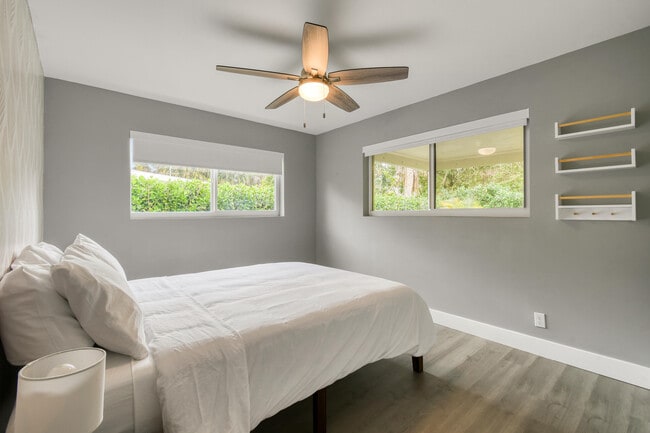 Building Photo - 400 Tequesta Dr