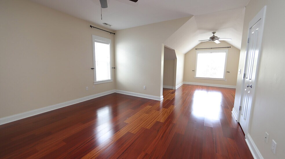 Building Photo - 10817 Connally Ln