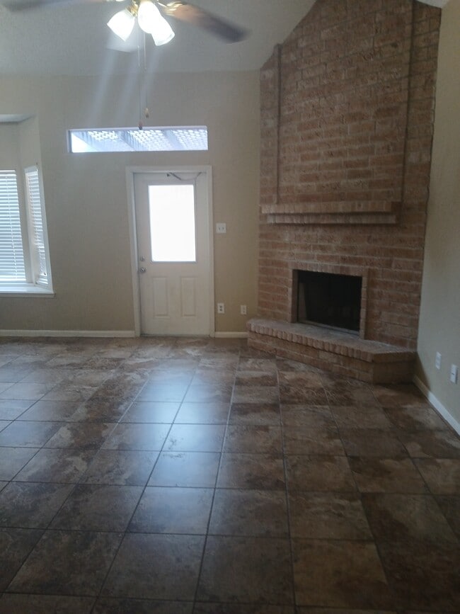 Building Photo - 5101 Middlecoff Cir