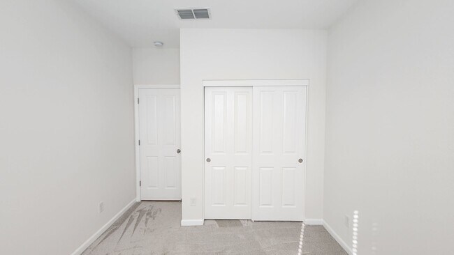 Building Photo - 840 Bronze Ln