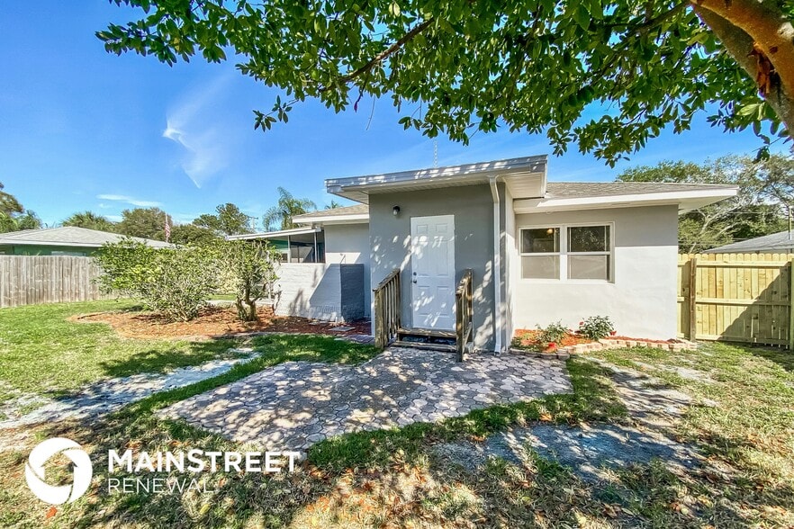 Building Photo - 614 Brookside Dr