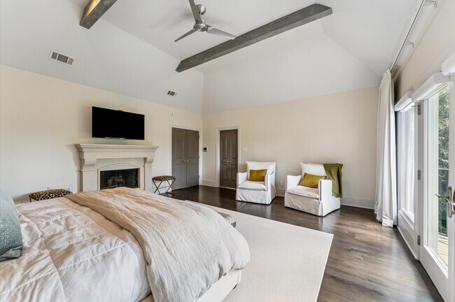 Building Photo - 7 Marilane St