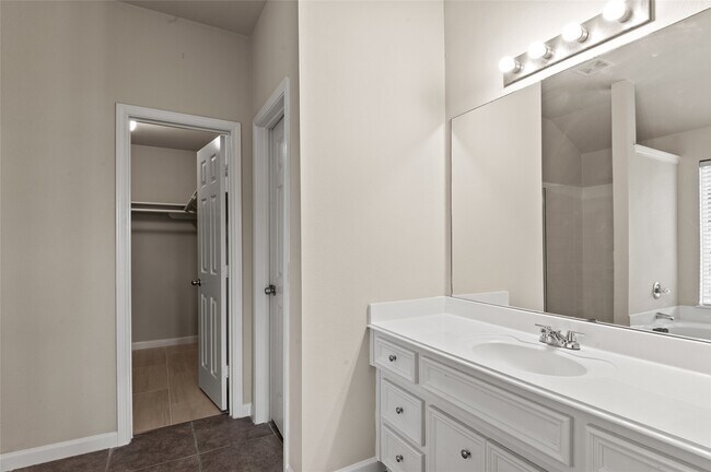 Building Photo - 14703 Briceland Springs Dr