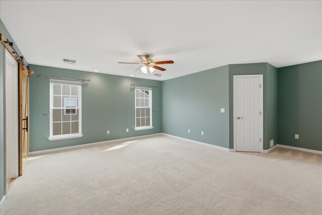 Building Photo - Spacious Broadlands Home Backing to Nature with Expansive Outdoor Living