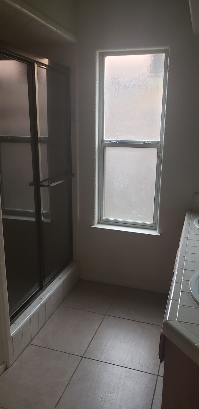 Building Photo - 10612 Sunset Canyon Dr