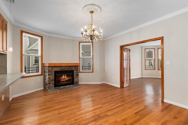 Building Photo - 14 Duer Pl