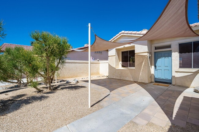 Building Photo - 45160 Debbie Dr