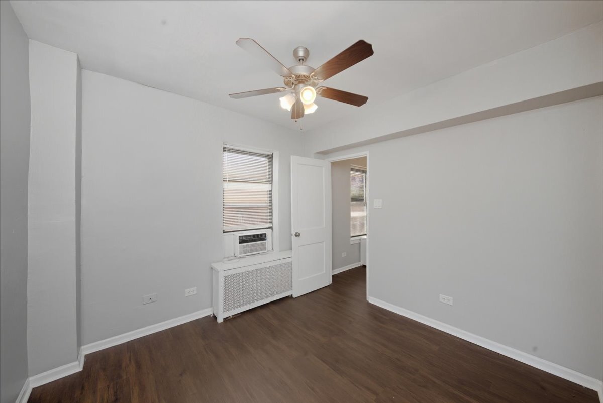 Building Photo - 1140 N La Salle Dr