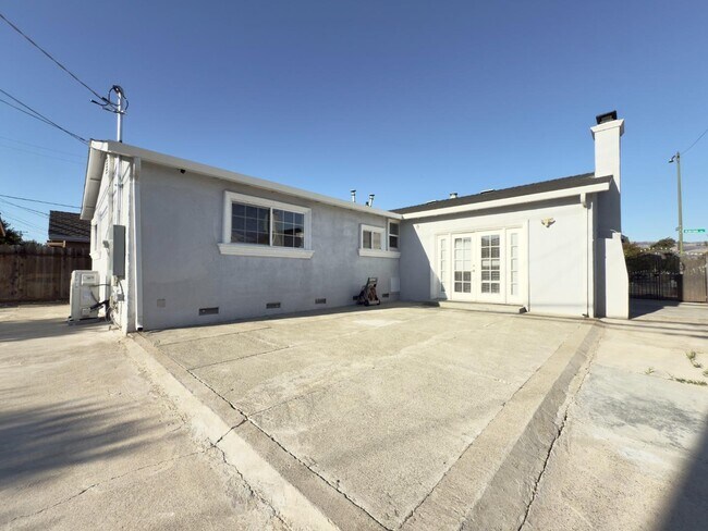 Building Photo - 1397 Adrian Way
