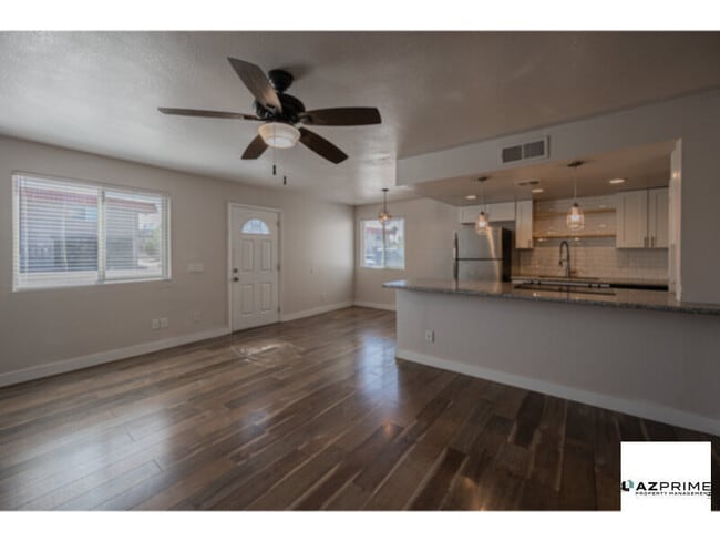 Building Photo - $500 OFF FIRST MONTH'S RENT MOVE IN SPECIA...