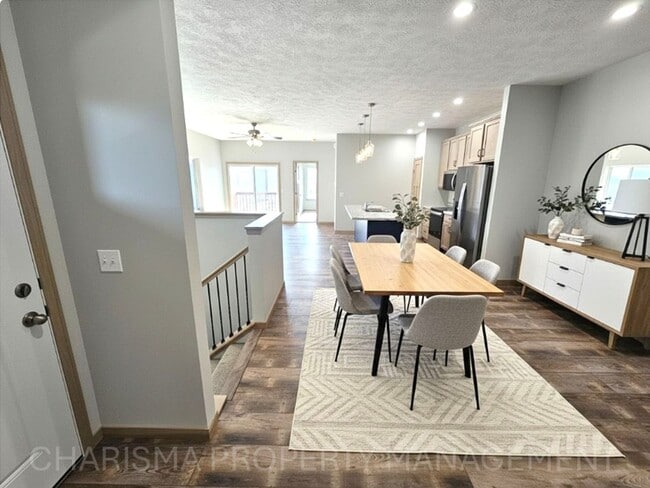 Building Photo - Tunis Drive Townhomes