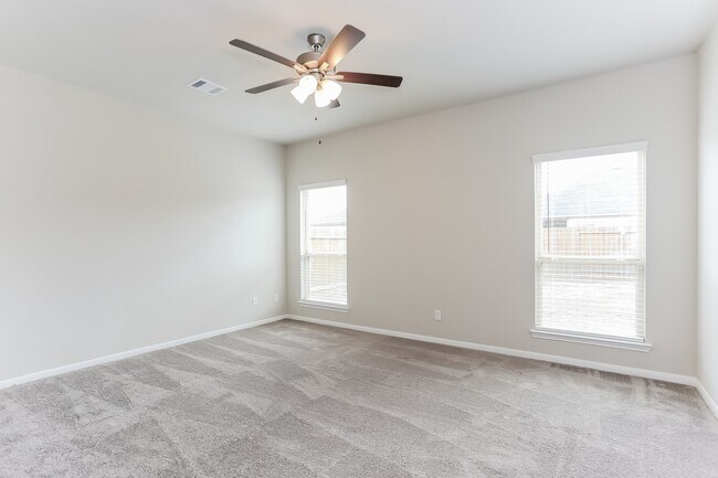 Building Photo - 7215 Victorville Dr