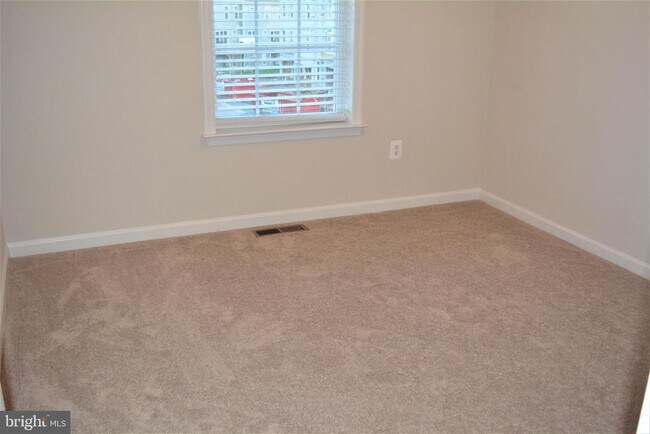 Building Photo - 6050 Krantz Dr