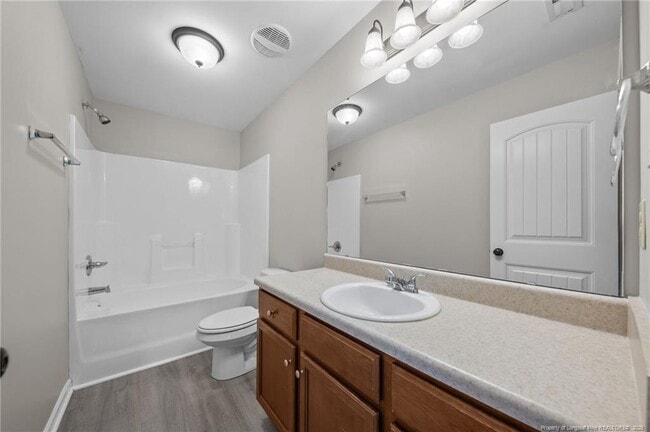 Building Photo - 122 Sherman Ct