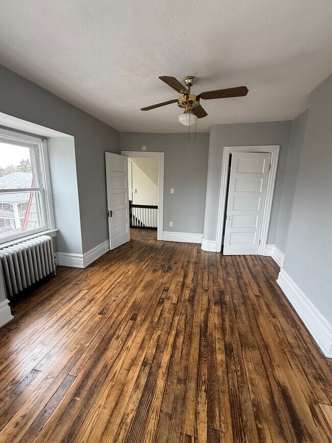 Building Photo - 49 W Commerce St