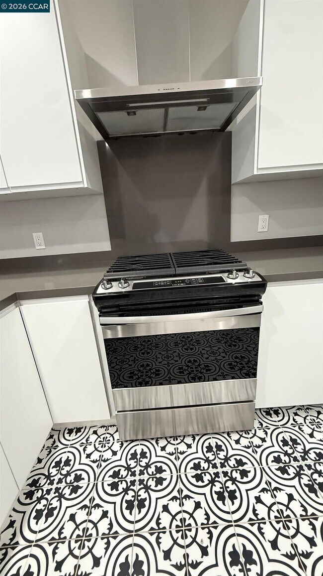 Building Photo - 1568 Placer Dr