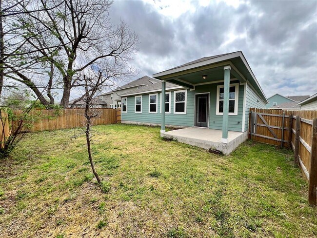 Building Photo - 11908 Saddle Rock Dr