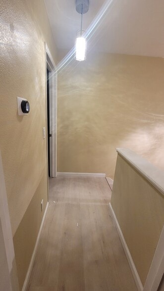 Building Photo - 119 Commodore Dr