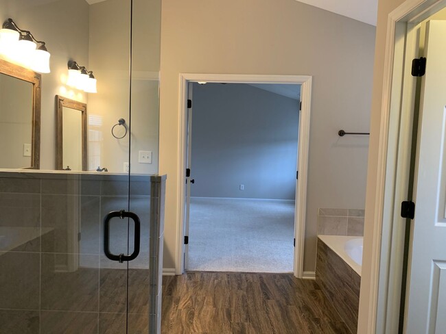 Building Photo - 5 Bed | 3.5 Bath House with Finished Basem...
