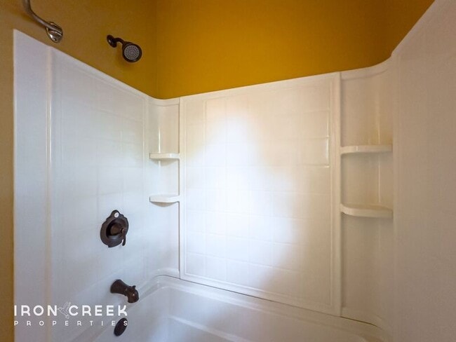 Building Photo - 90 Rumbough Pl